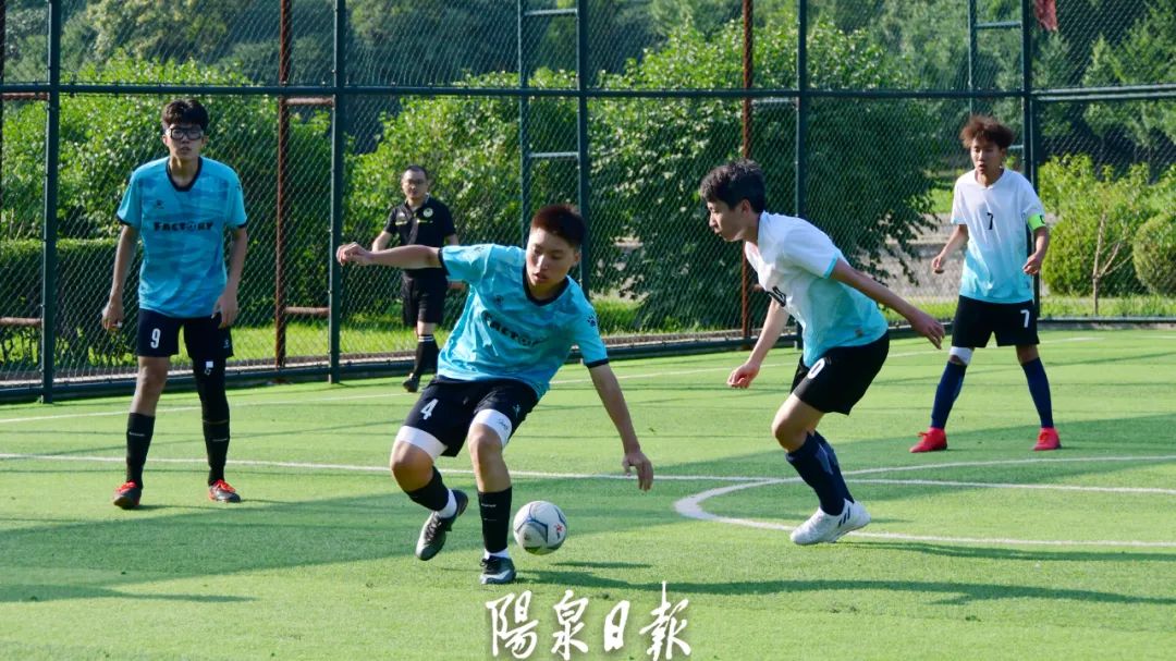 周末看足球比赛,周末去球场看球