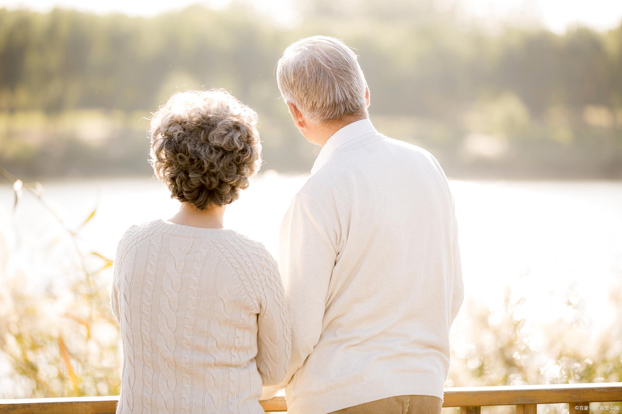 我住在同学家里，和同学的姐姐发生一段往事，至今没有告诉任何人
