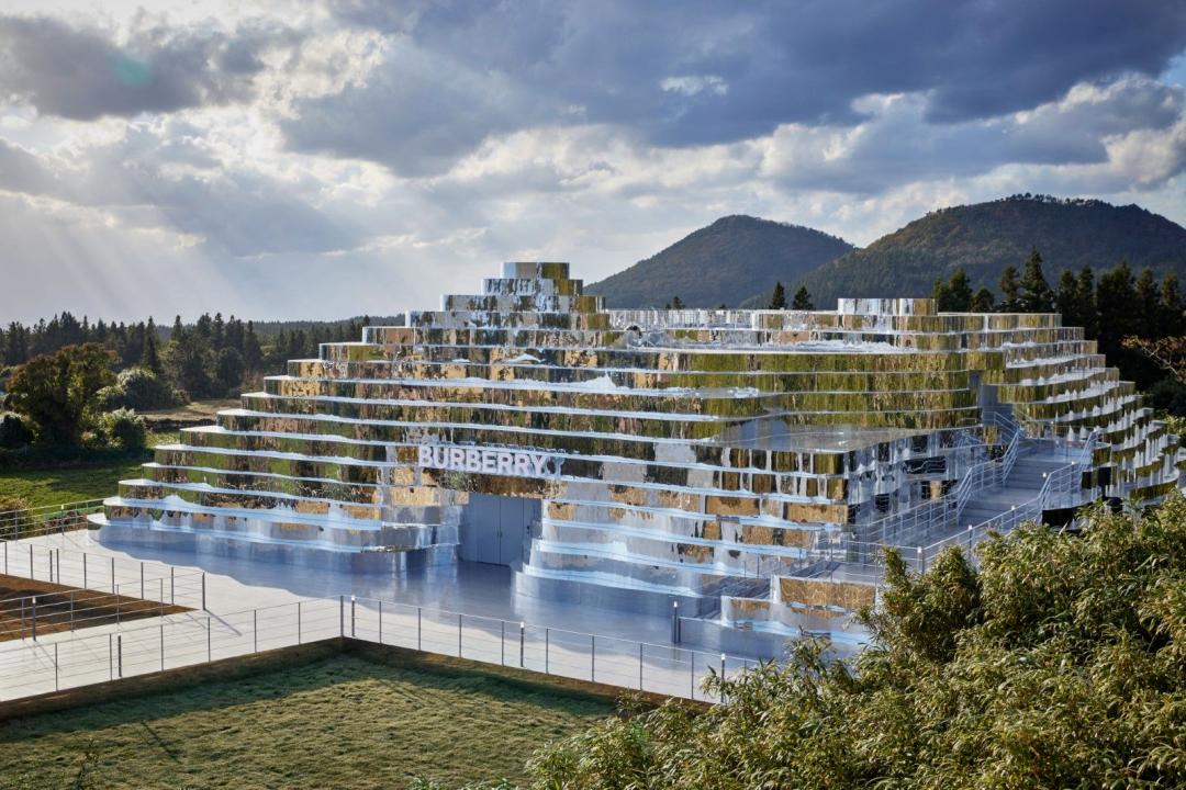 香奈儿变“屎奈儿”？网友：我是不懂设计了！救命啊!