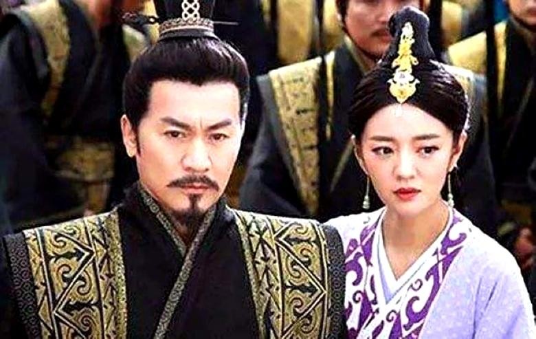 山上捡到奇怪石头鉴定,13岁少年捡到石头上交国家完整版