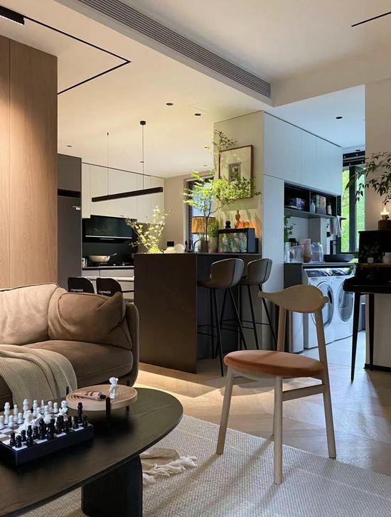 海归美女建筑师巧装89平小家电视柜里竟藏隐形门