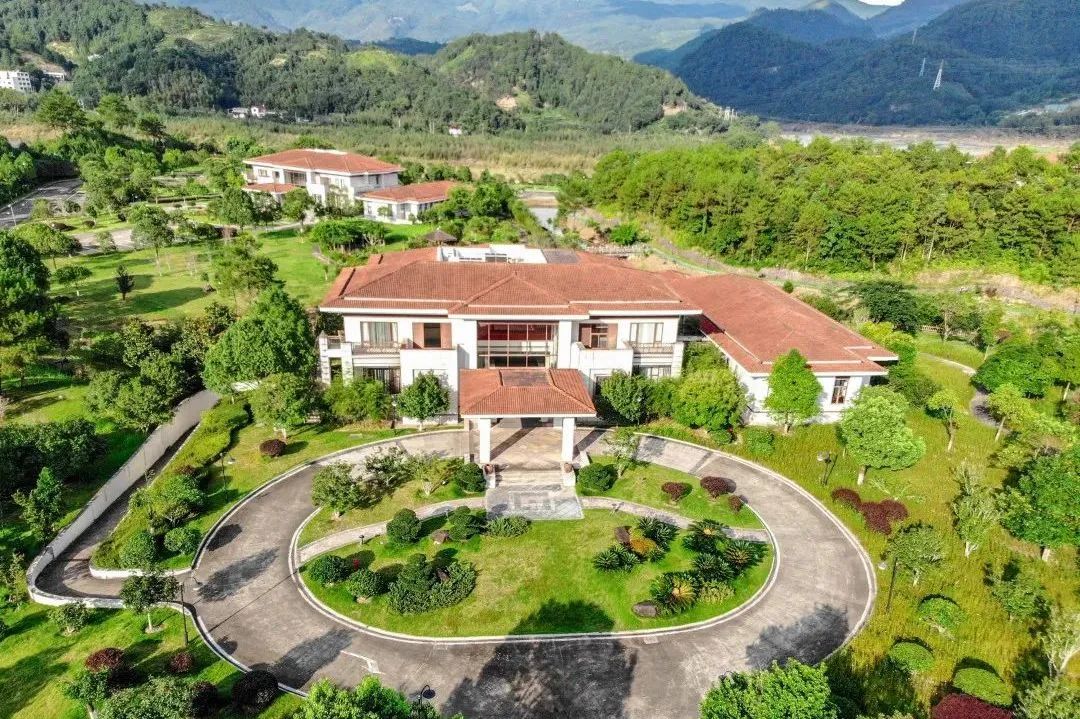 武夷山隐藏在大山里的世外桃源,武夷山景区和茶区