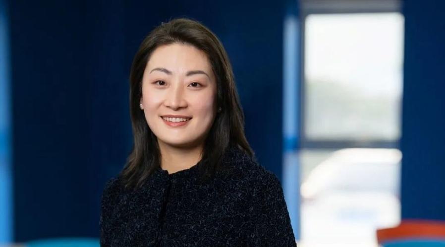 优秀白手起家的年轻富婆,从白手起家到世界500强的富婆