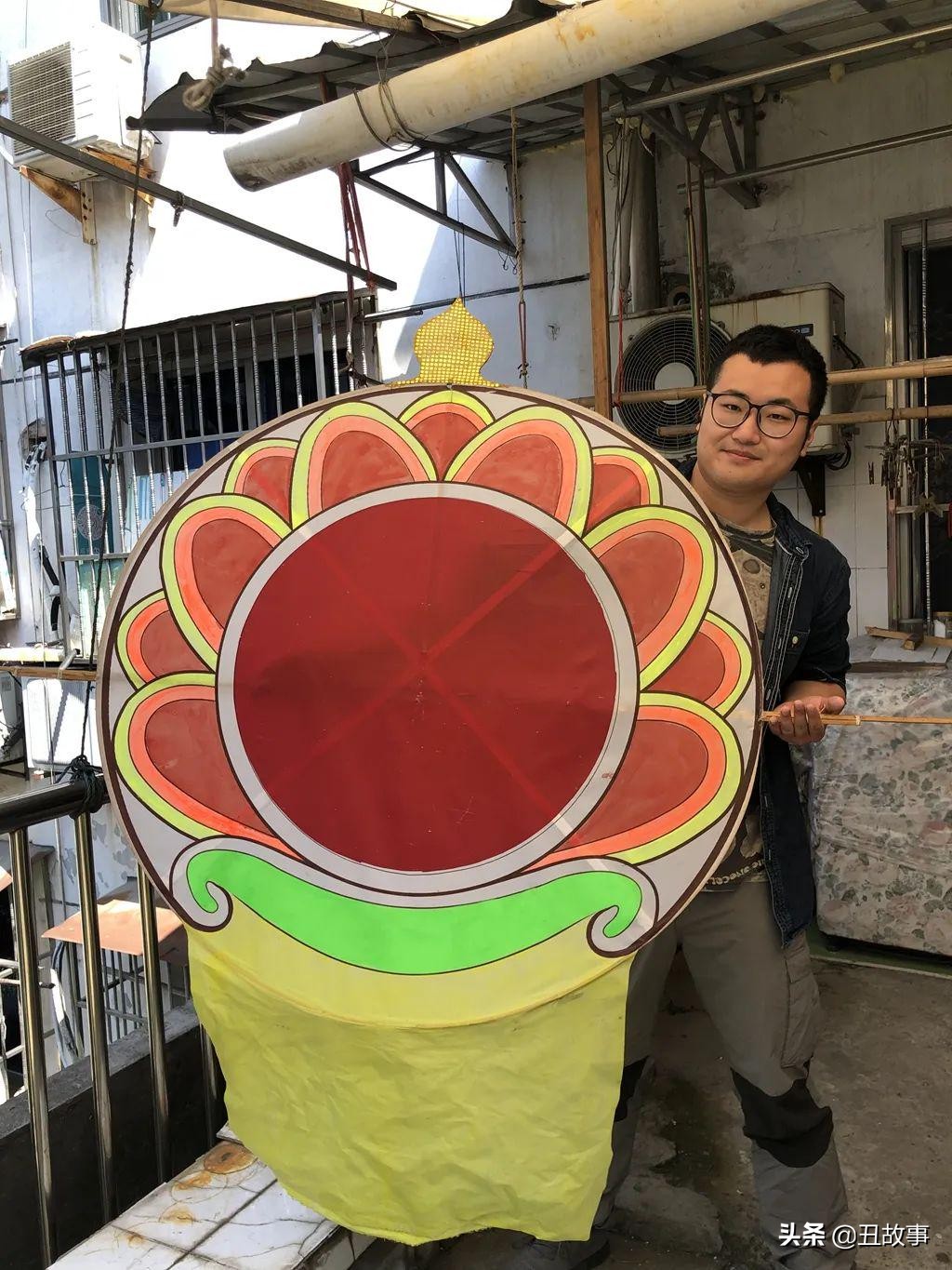 巨龙腾飞风筝的放飞现场,260米长风筝