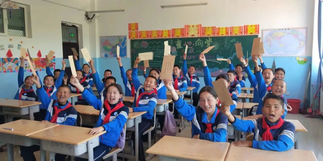 辽疆书信手拉手队员见面,手拉手心连心民族团结一家亲书信