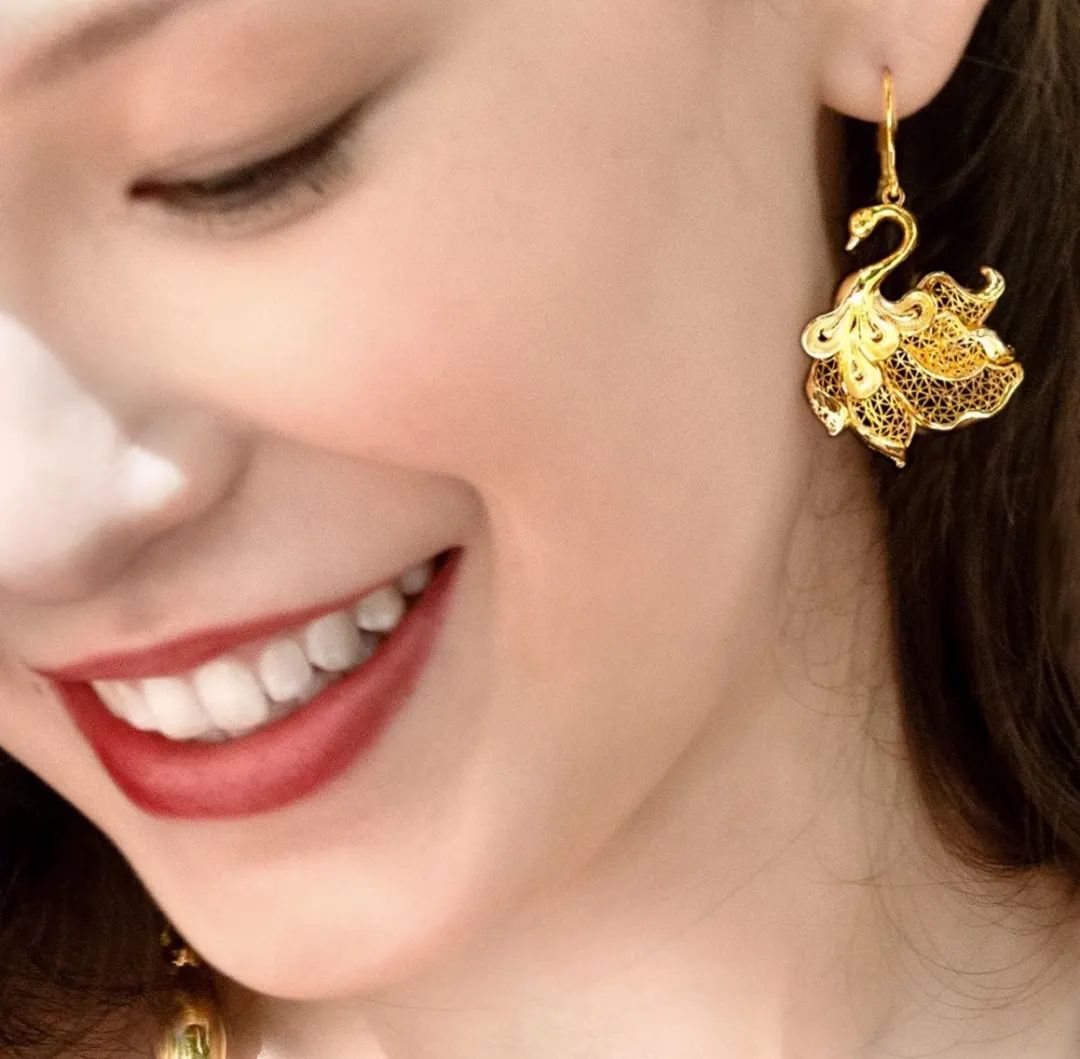 中年人买珠宝的心理,爱买珠宝的人什么心理