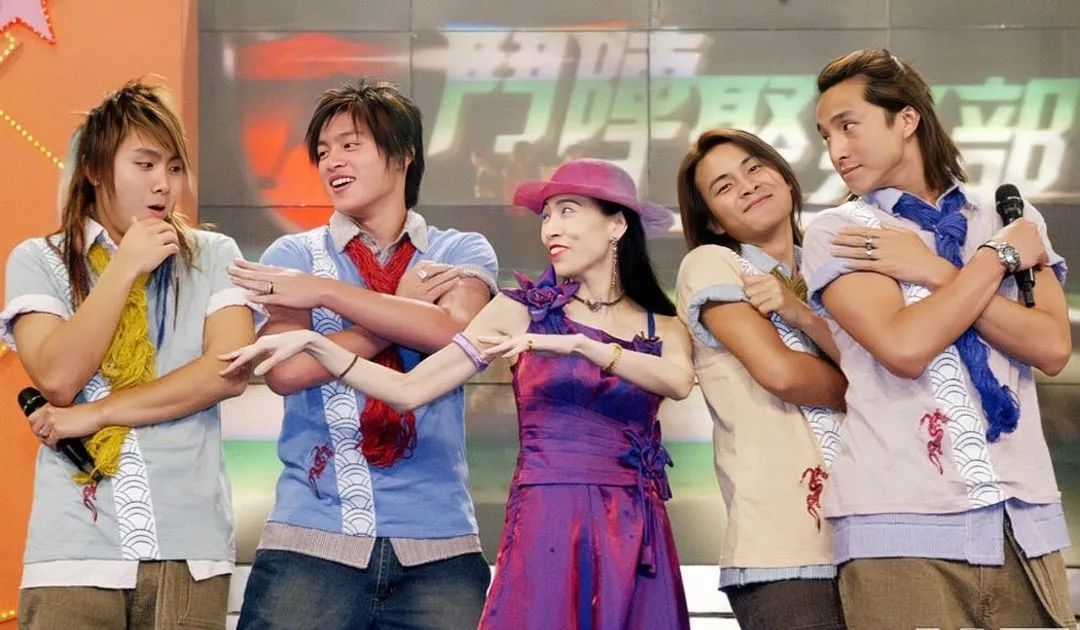 比汪小菲还疯的百亿富婆，5段婚姻历经*养包**、家暴后竟然不疯了？