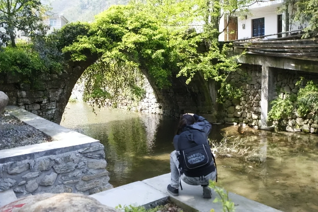 浙江第一温泉小镇,四水归明堂景点