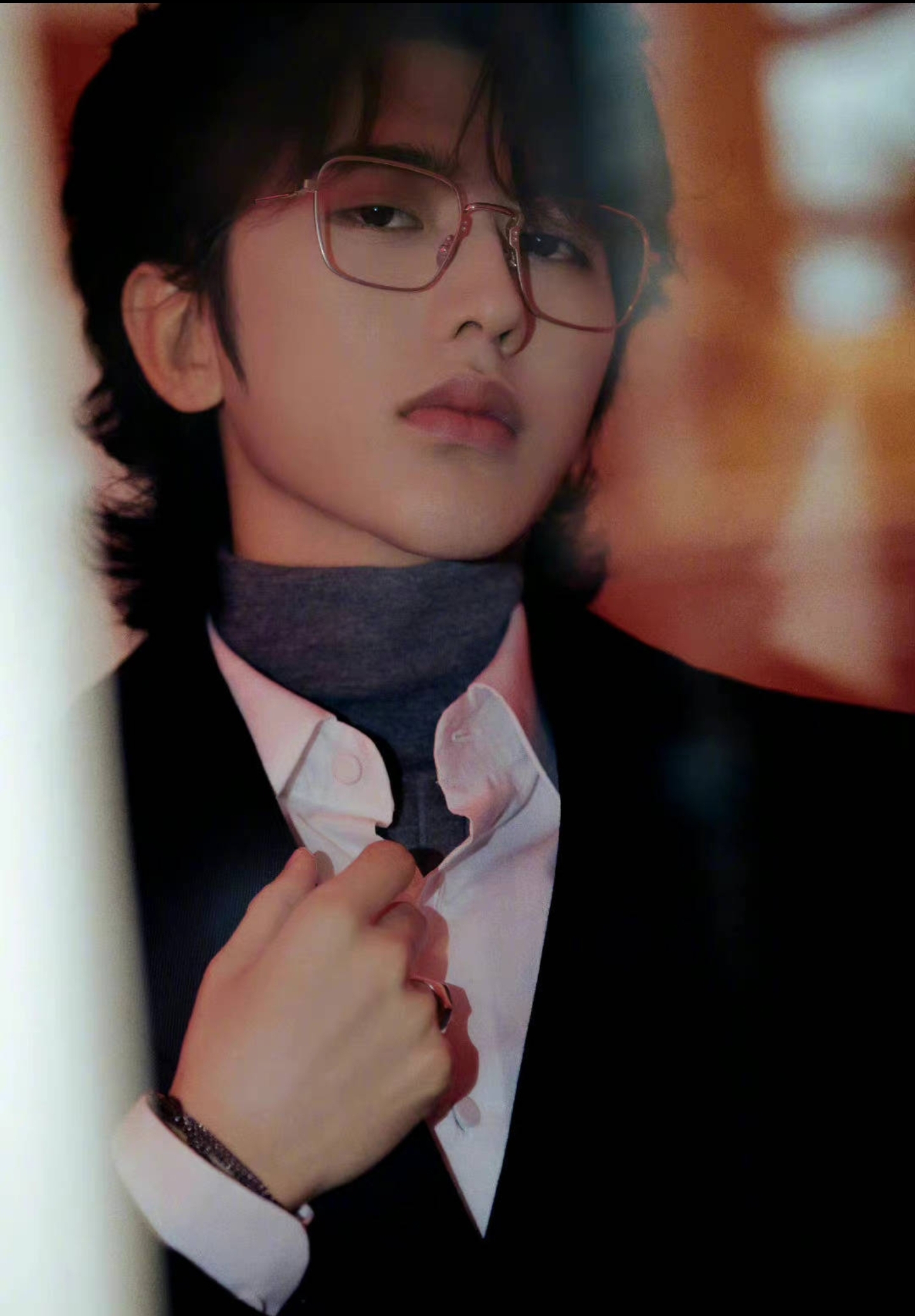 国内22岁男星被曝同时交往9个女友,当红男星遭爆出丑闻