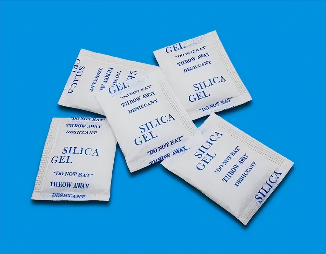 耳机收纳包是自带的吗,耳机盒子干燥剂推荐