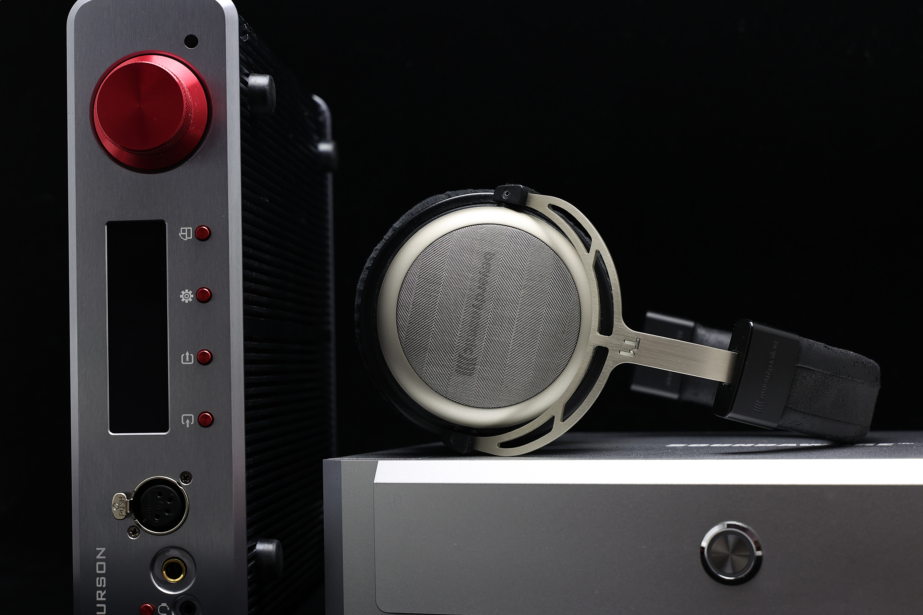 「耳边评测」超万元“PC-HiFi主机”？享声AMCD2数字音乐*放播**器