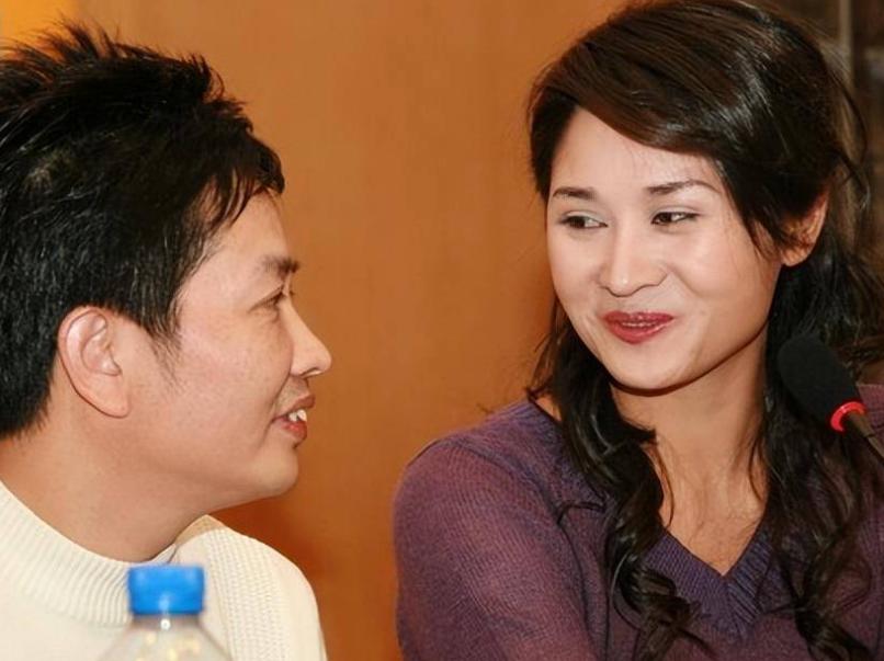 她用20盘录像带揭露和30个导演的“丑事”，退圈20年后又复出了