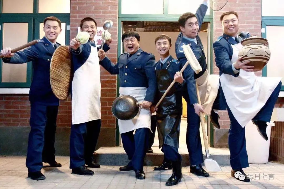 《炊事班的故事》20年演员大变样，主角逐渐沉寂配角一个比一个红