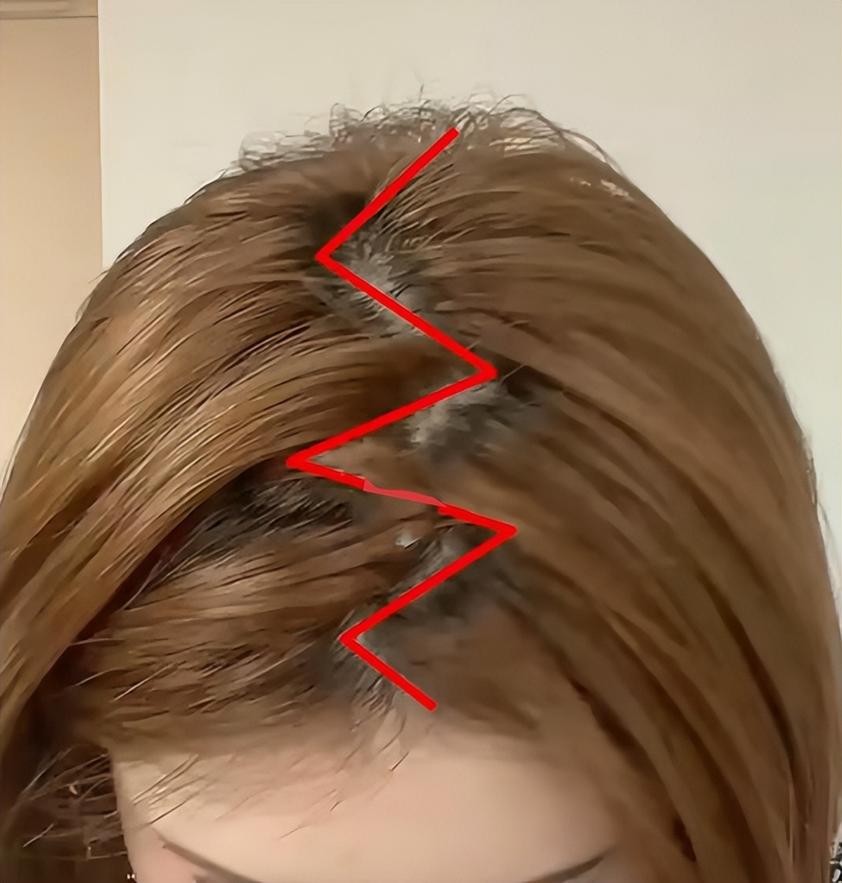 头发细软发量少怎么做造型,女生头发少细软适合怎么做头发