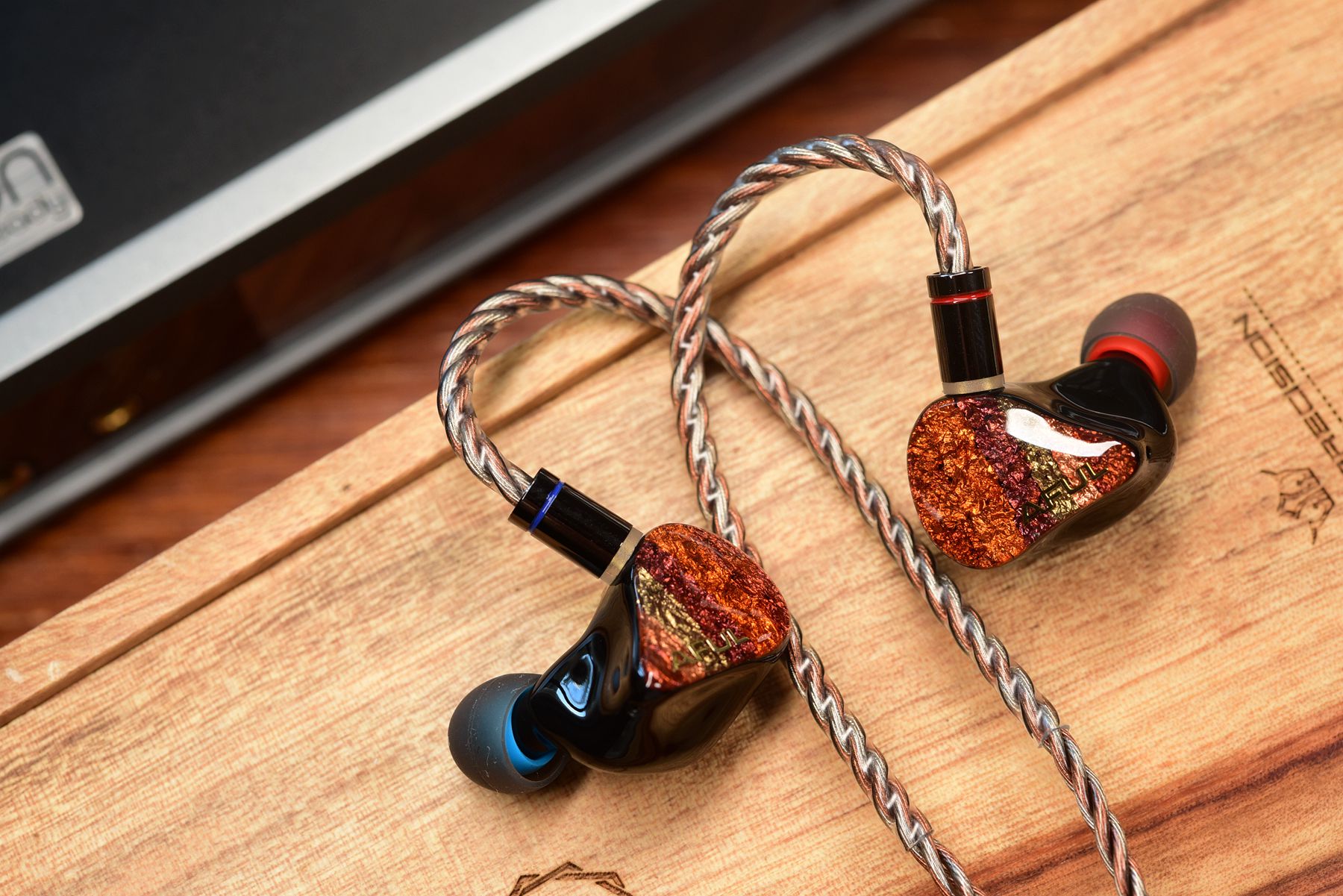 淡而不素方能宁静以致远，国产黑马级耳机品牌AFULP8试听