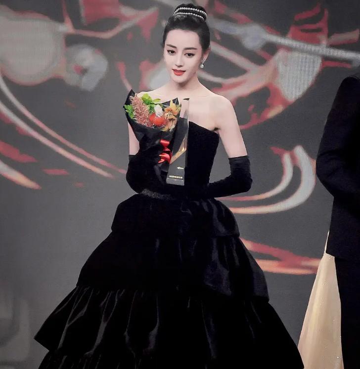 赫本经典复古造型,众明星模仿奥黛丽赫本谁更还原