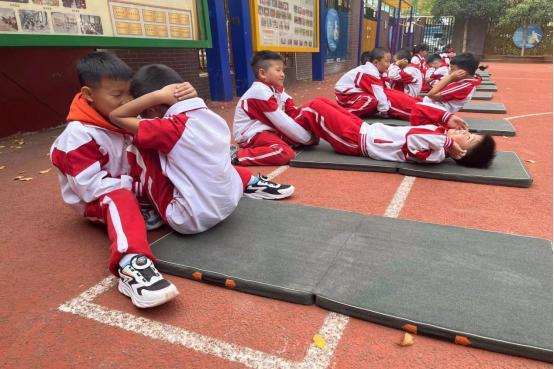 西安经开第14小学开幕式表演,西安经开第四小学校运会开幕式