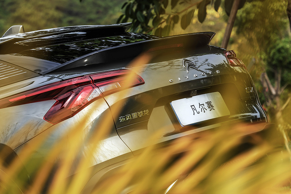 凡尔赛c5x省油,2022款凡尔赛c5x沉浸体验