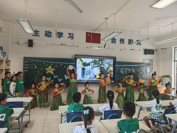 小学班级文化建设温馨教室布置,小学特色班级文化建设效果图