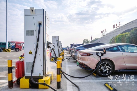 楚天高速“串珠成链”建好绿色出行路