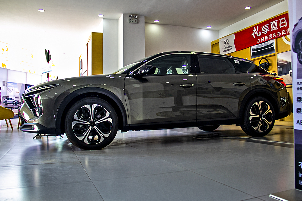 凡尔赛c5x省油,2022款凡尔赛c5x沉浸体验