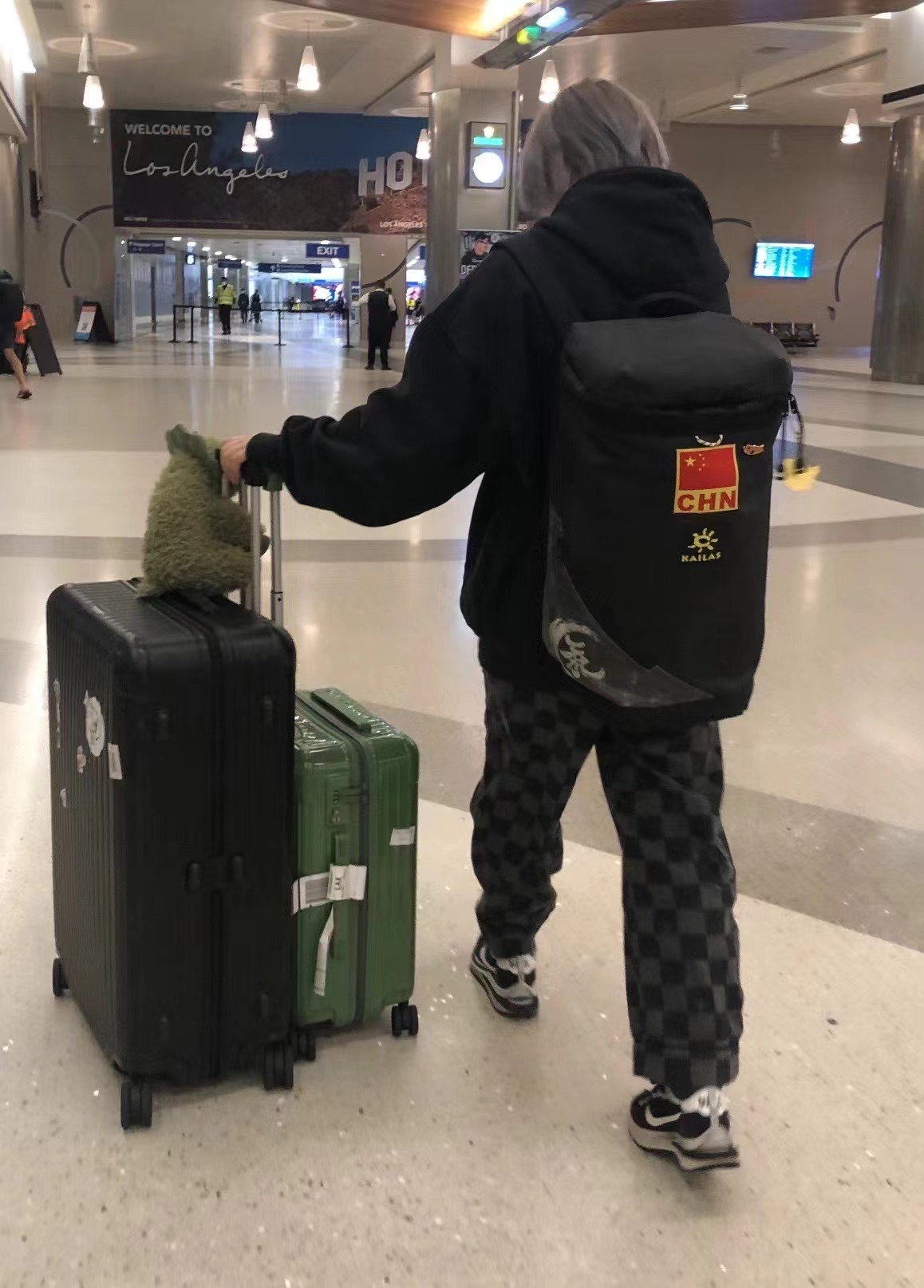 追光丨三根手指骨折，攀岩“天才少女”度过至暗圆梦巴黎