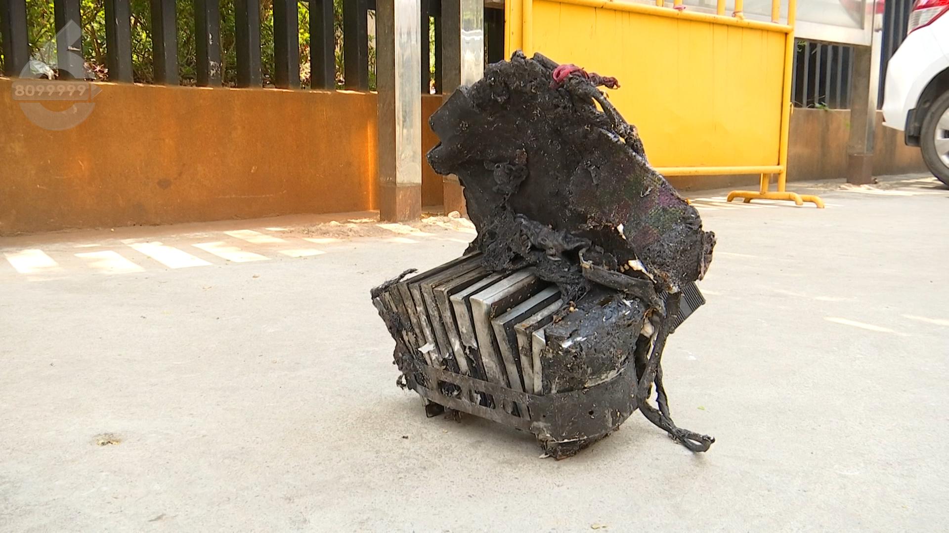 金山某小区电动车充电引发火灾,住户带电动车电瓶回家充电爆炸