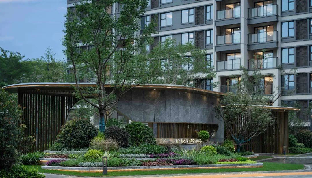 稳健发展李嘉诚,稳健发展持续创新