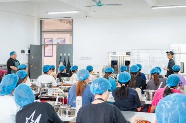 头发上拔罐技巧,帅气老师扎头发