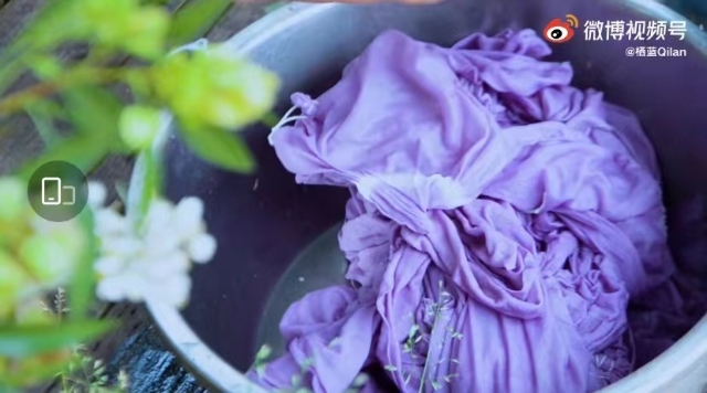 上热搜！取天地间的草木，云南女子将汉服染成了古诗词里的颜色