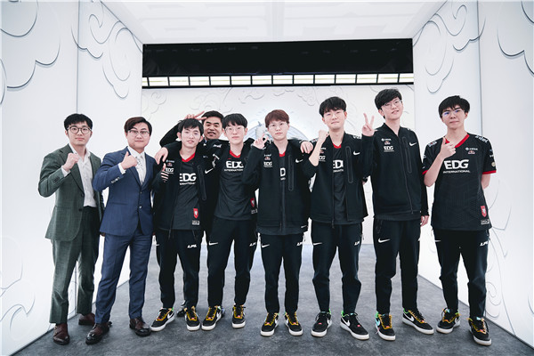 用不破不立的孤勇讲述“骑士精神”——专访EDG主教练杨济松