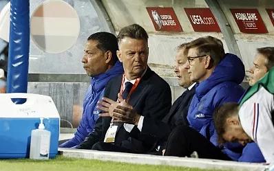 「世预赛欧洲区」荷兰憾平黑山，范加尔轻敌出昏招