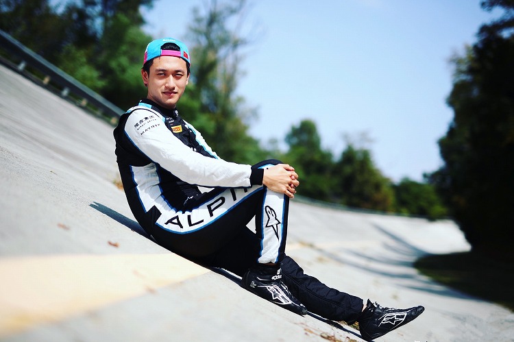 中国f1第一人周冠宇开什么f1车,f1中国车手周冠宇比赛视频