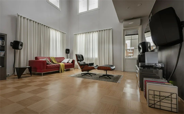 这间拥有真力TheOnes5.1环绕声系统的大客厅，你慕了吗？