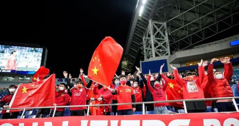 刚刚，国足客场0:2输给日本，有球迷自嘲“日本队门将长啥样？”