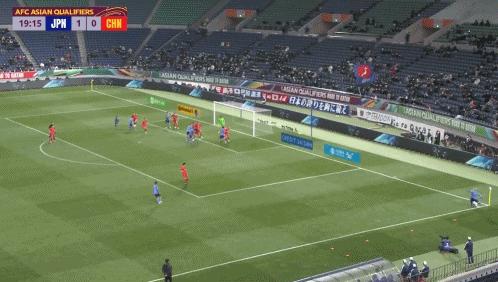 刚刚，国足客场0:2输给日本，有球迷自嘲“日本队门将长啥样？”