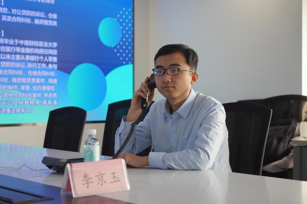 问法热线｜*用卡信现套**几十万元借钱给朋友对方却不还钱半岛问法热线聚焦“借贷纠纷”