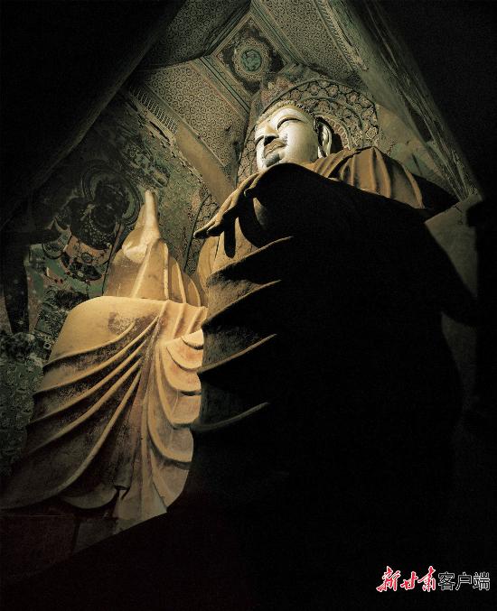 吴健：光影为笔绘敦煌