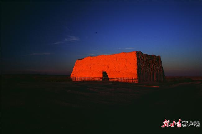 吴健：光影为笔绘敦煌