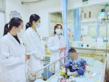 没有任何临床经验的医学女博士,乐观有温度的女博士