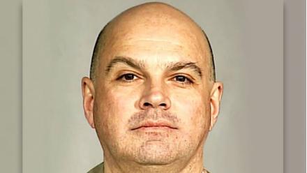 长期盘踞女儿宿舍实施犯罪美国一性*教邪**头目受审