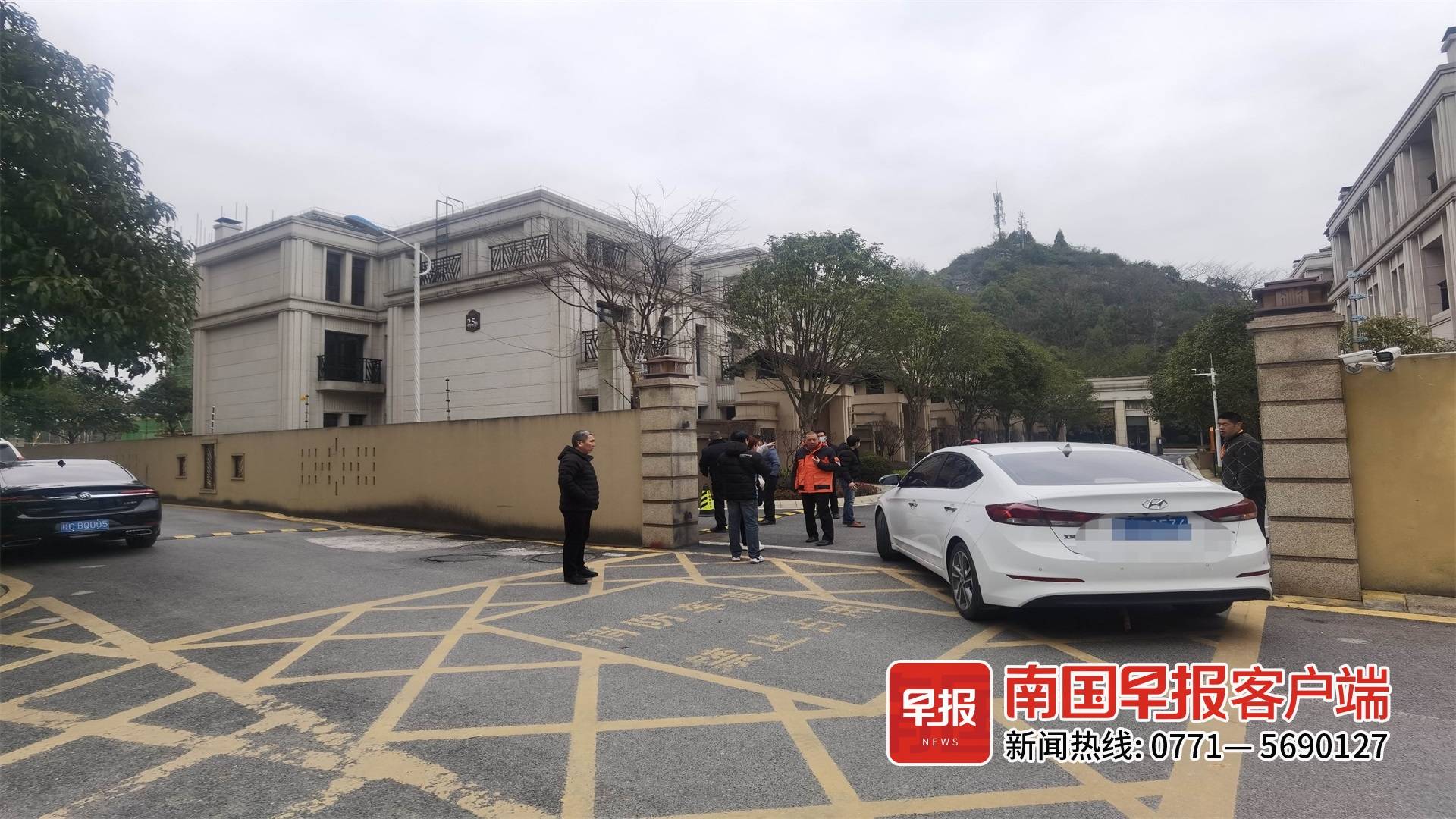 租的房子大门被锁,租的房子有被封起来的门