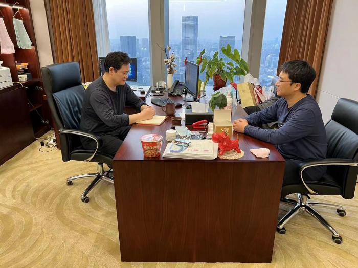 特写丨隔离1个月,那些睡在单位的“金融民工”怎么样了?最盼“洗澡自由”