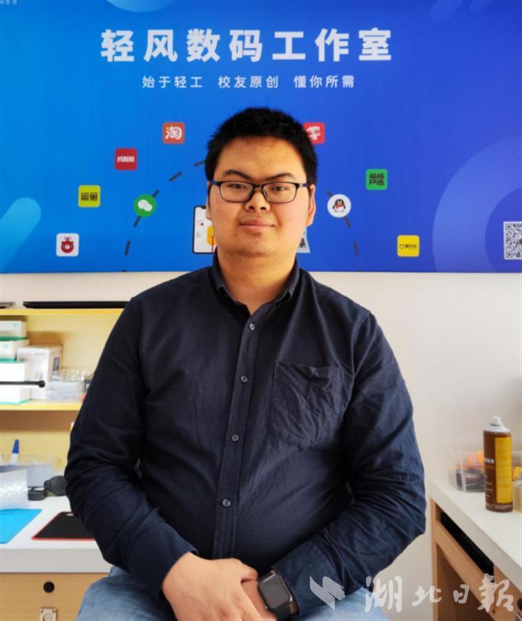 学修手机开个手机店能挣到钱,靠手机月入几万创业