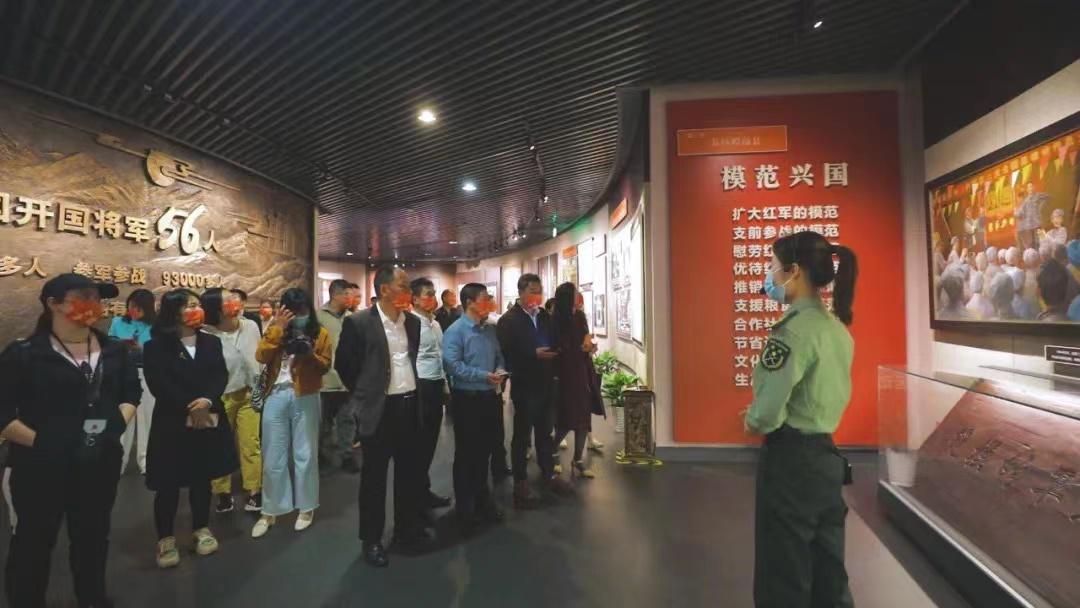 致敬战友们的图片,致敬战友的古诗句