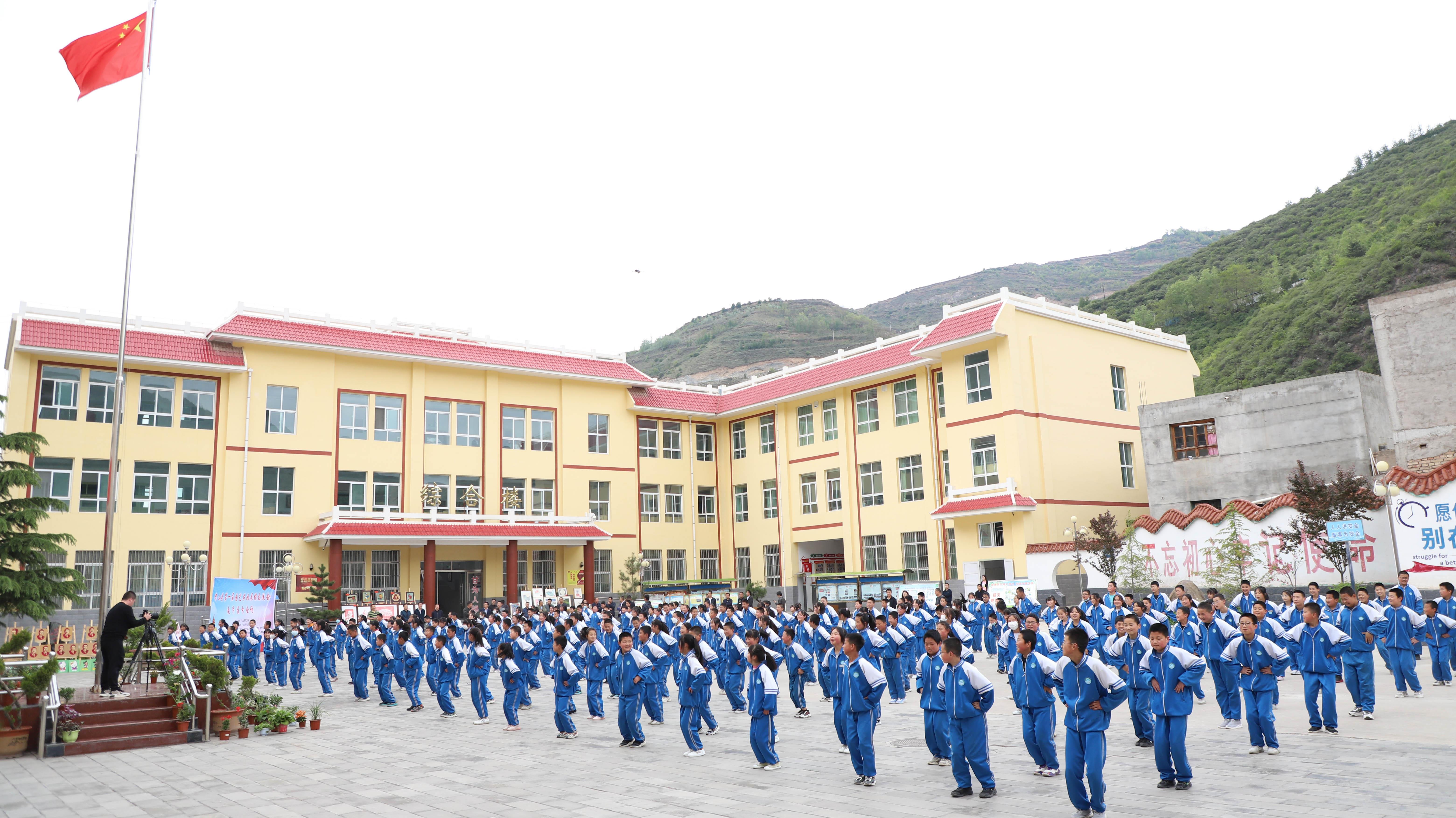 双减下校园体育升温,甘肃陇西双减校园更多彩