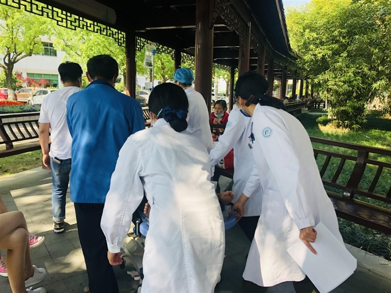 产妇抽搐抢救记录,危重症产妇惊心动魄的抢救故事