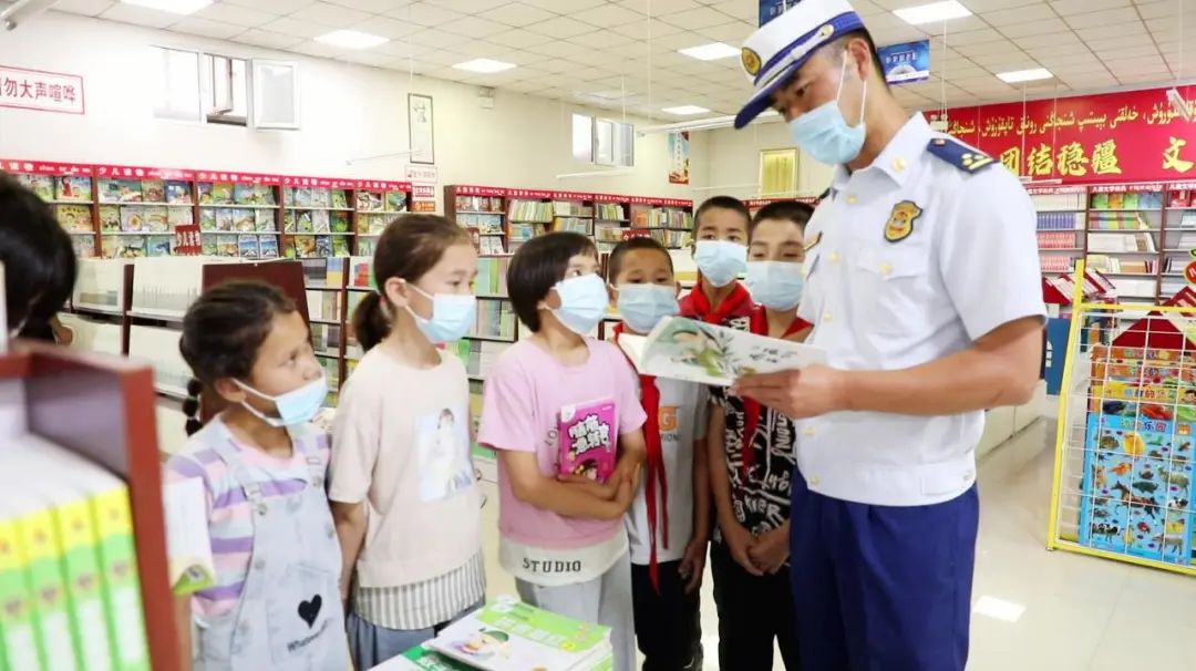 与爱同行情暖万家图片,情暖六一与爱同行