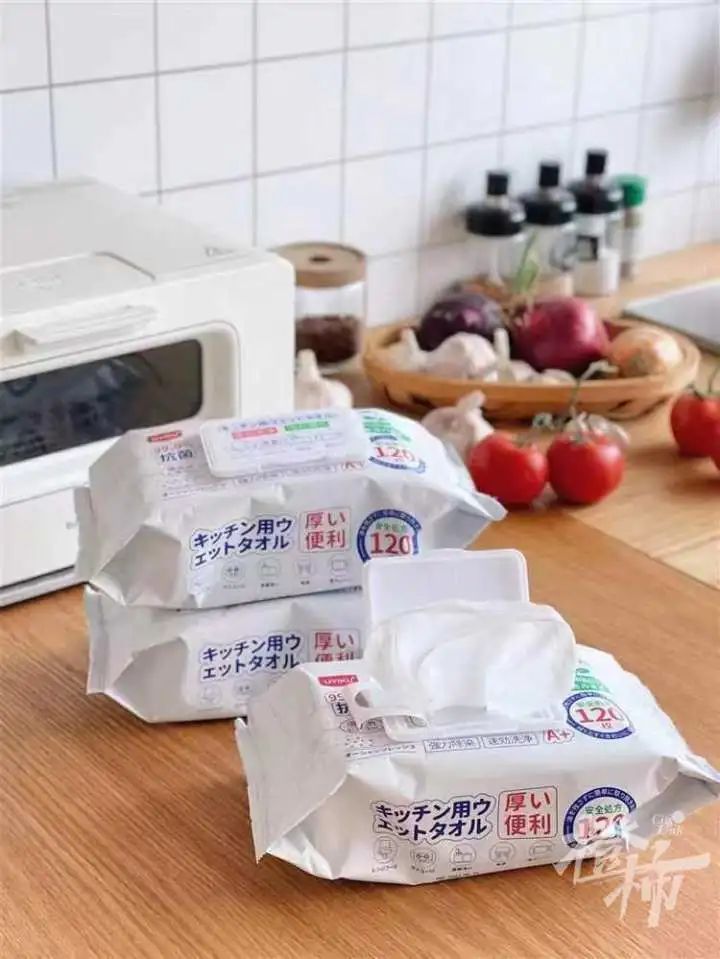 原价300的t恤40元,原价300多的耳环