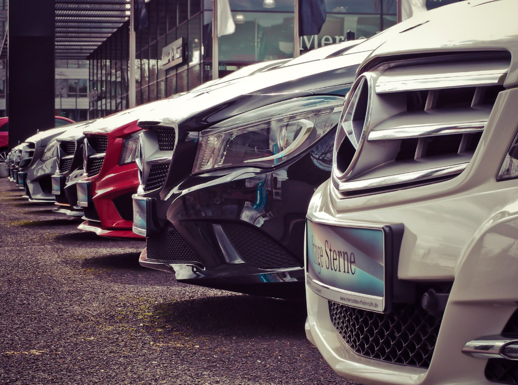 开奔驰宝马负债累累,还不起车贷被诉讼